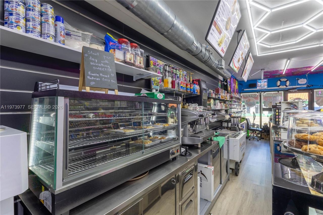 700 SW 17th Ave , Miami, FL 33135 Photo