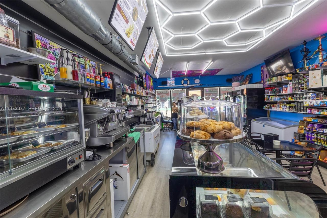 700 SW 17th Ave , Miami, FL 33135 Photo