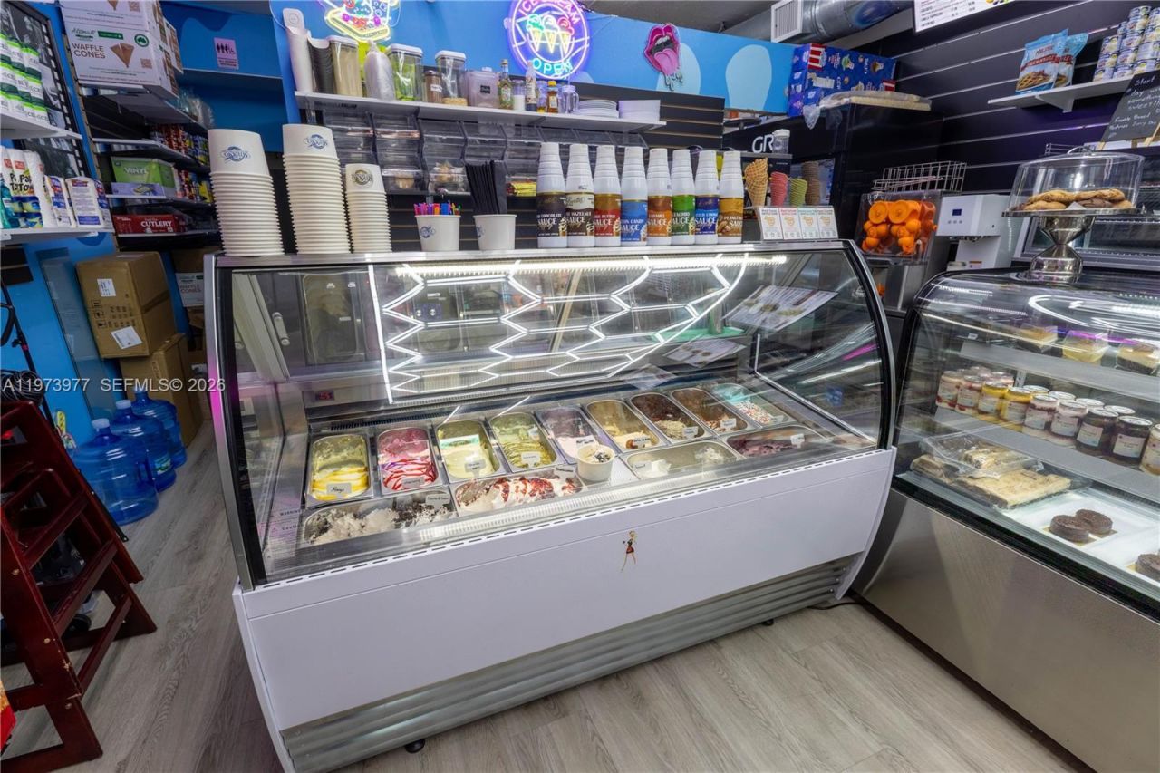 700 SW 17th Ave , Miami, FL 33135 Photo