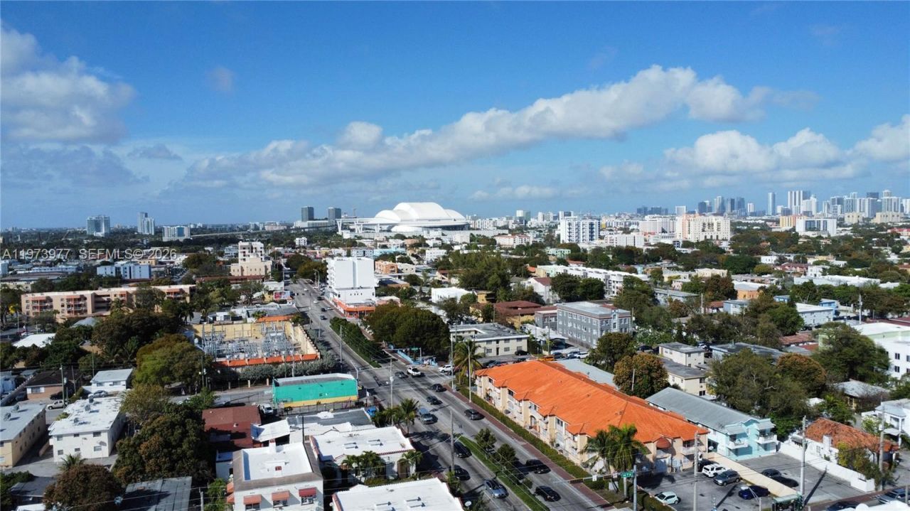 700 SW 17th Ave , Miami, FL 33135 Photo