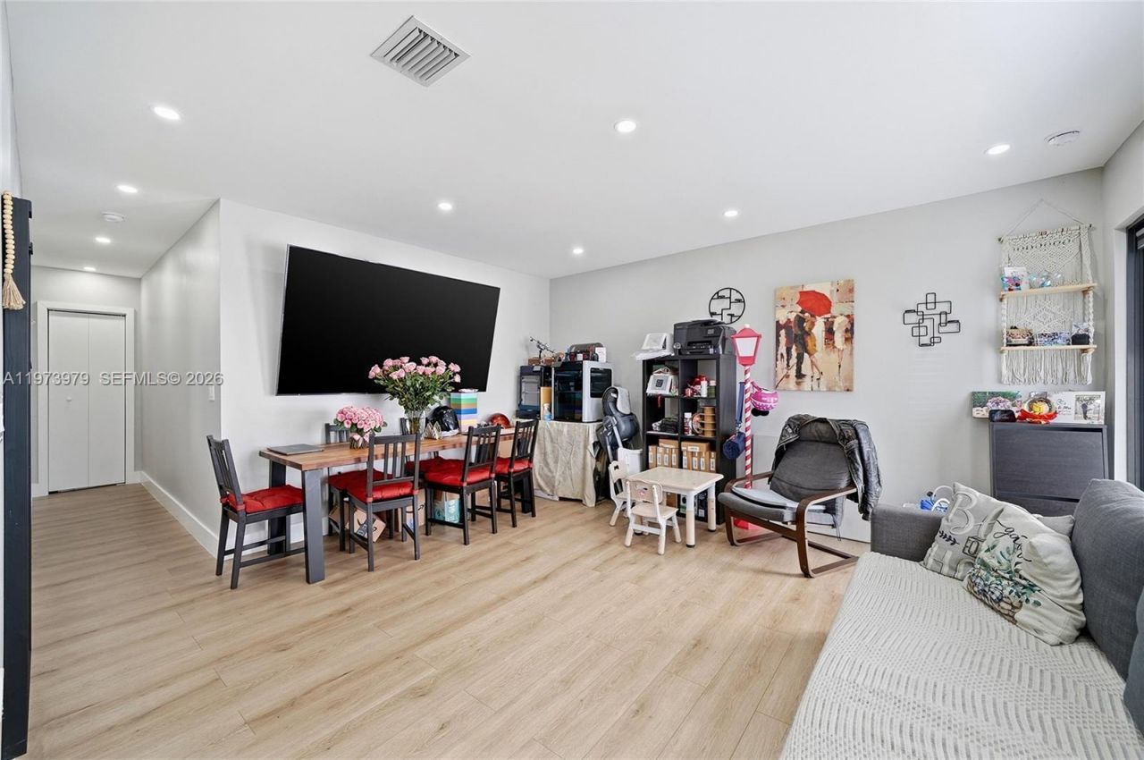 9007 SW 38th St, Miami, FL 33165 Photo