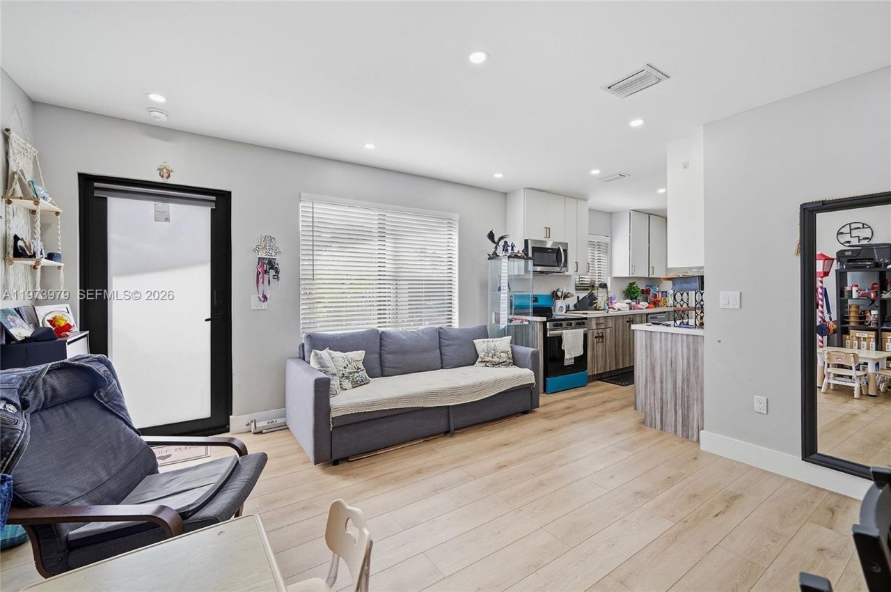 9007 SW 38th St, Miami, FL 33165 Photo