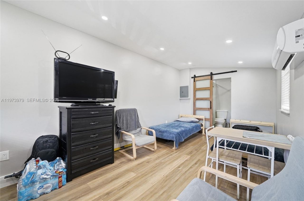 9007 SW 38th St, Miami, FL 33165 Photo