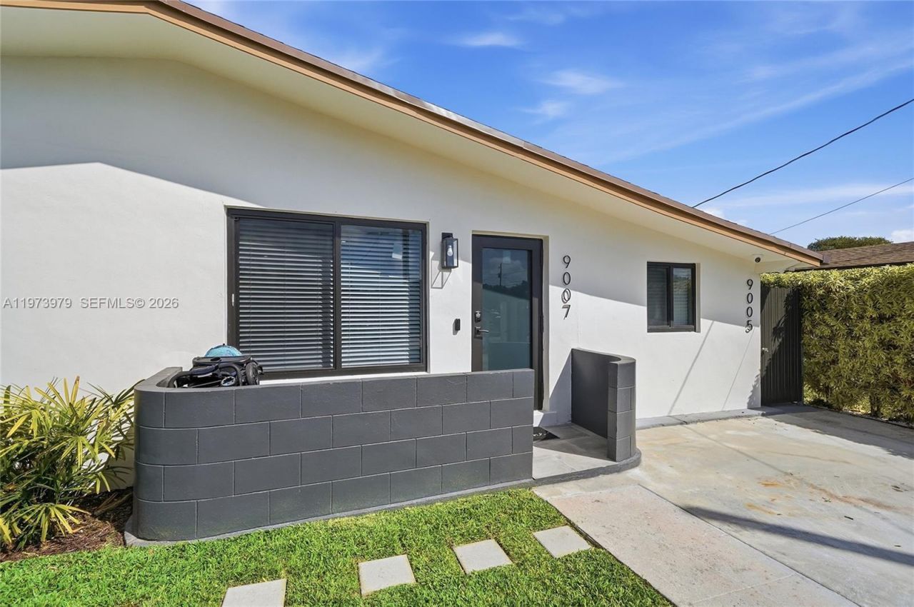 9007 SW 38th St, Miami, FL 33165 Photo