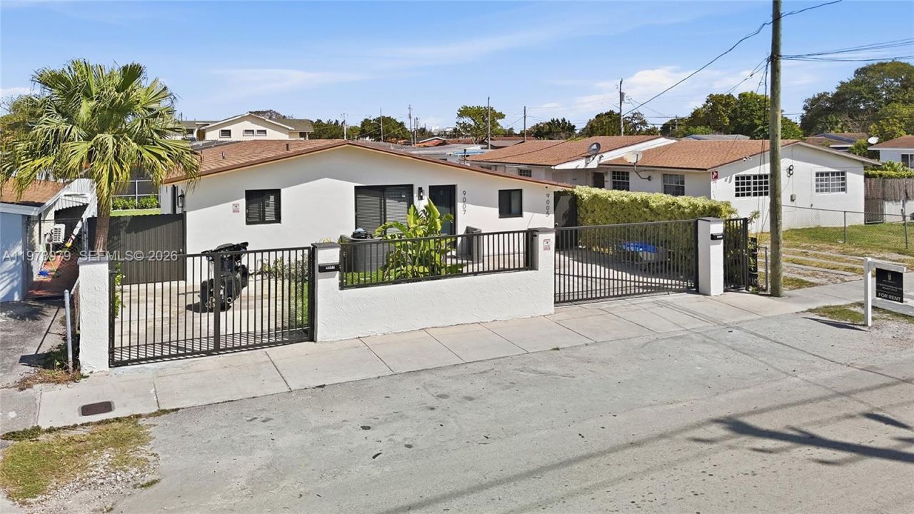 9007 SW 38th St, Miami, FL 33165 Photo