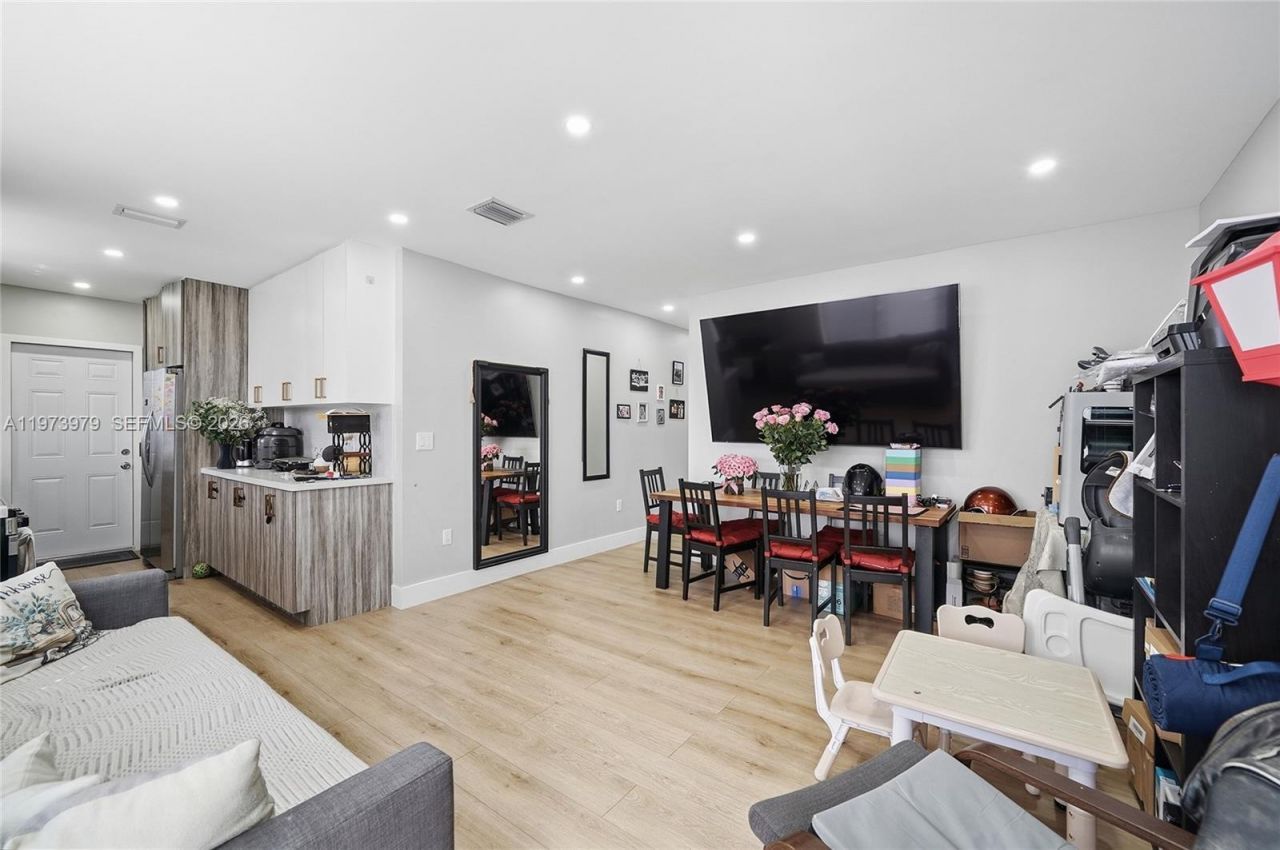 9007 SW 38th St, Miami, FL 33165 Photo