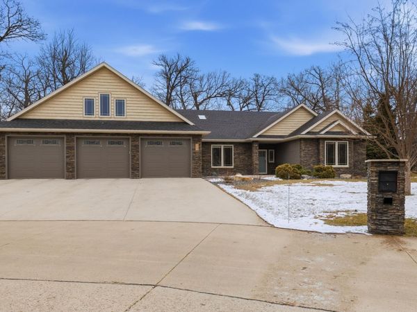 118 W Beaton Drive, West Fargo, ND 58078