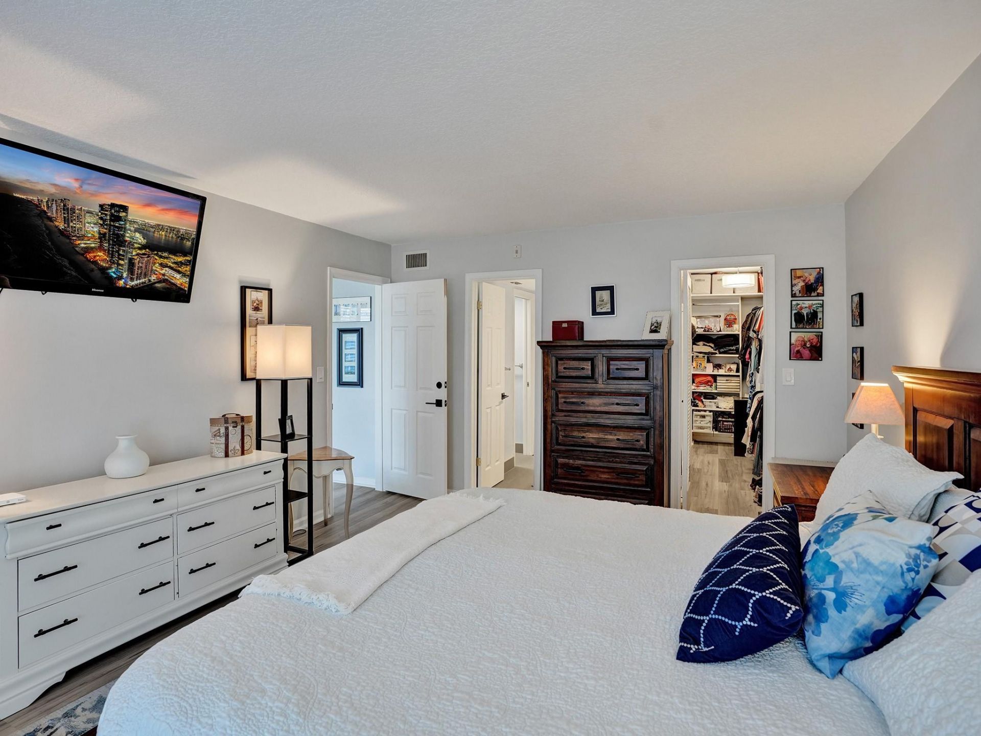 3051 NE 48th Street, Unit 205, Fort Lauderdale, FL 33308 Photo