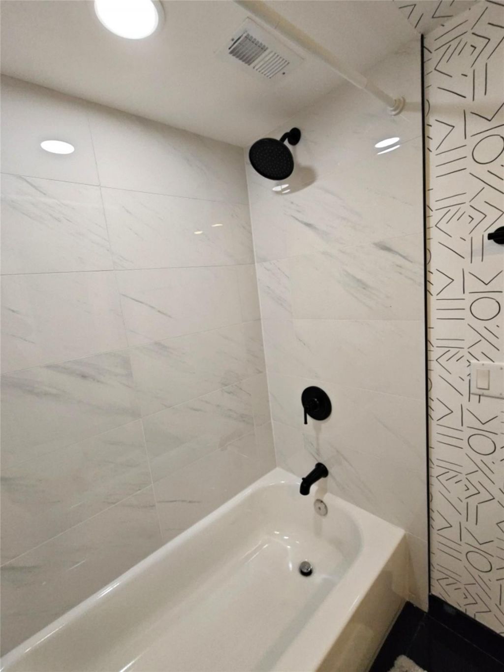 3051 NE 48th Street, Unit 205, Fort Lauderdale, FL 33308 Photo