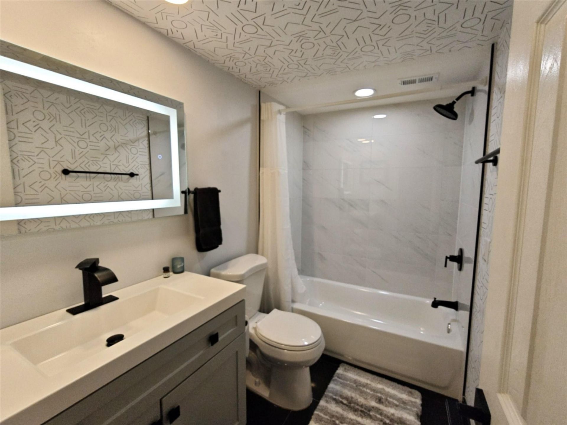 3051 NE 48th Street, Unit 205, Fort Lauderdale, FL 33308 Photo