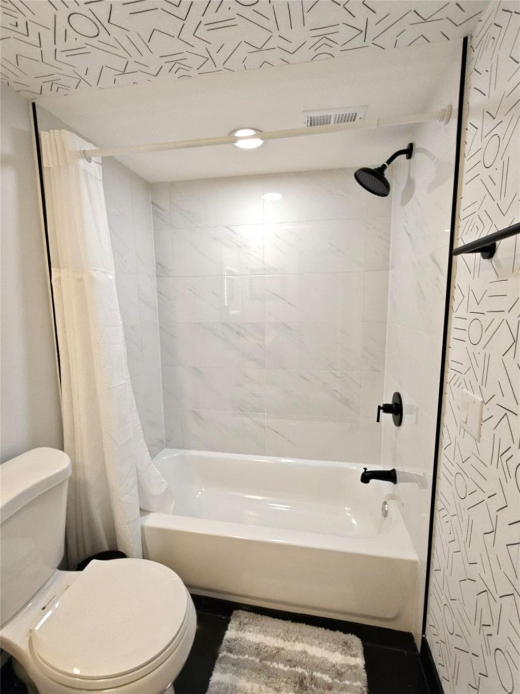 3051 NE 48th Street, Unit 205, Fort Lauderdale, FL 33308 Photo