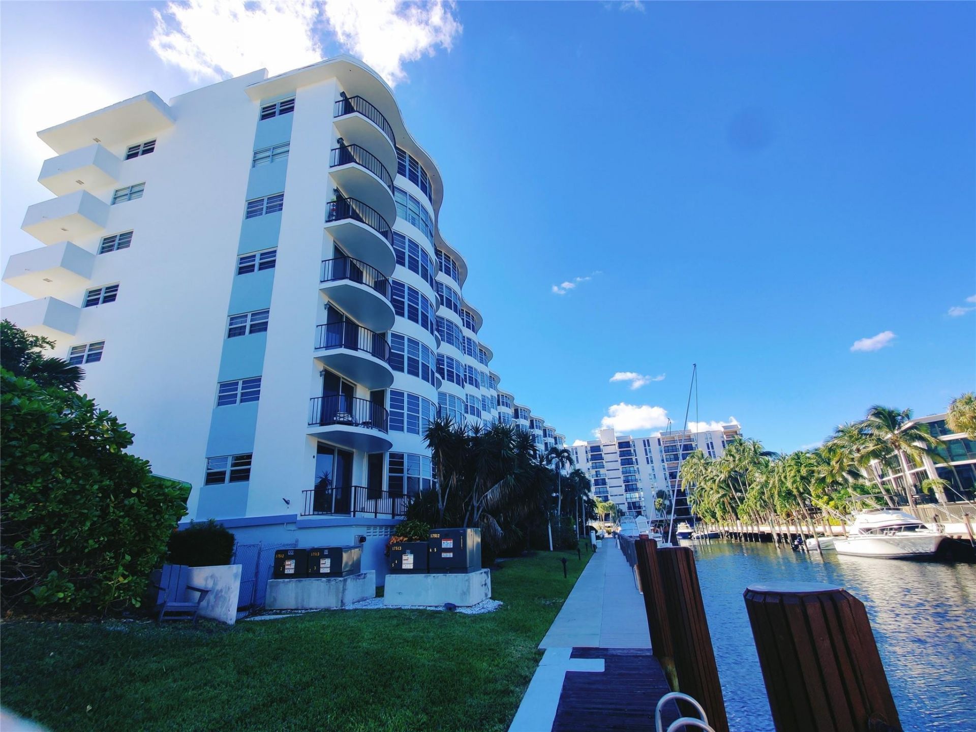 3051 NE 48th Street, Unit 205, Fort Lauderdale, FL 33308 Photo