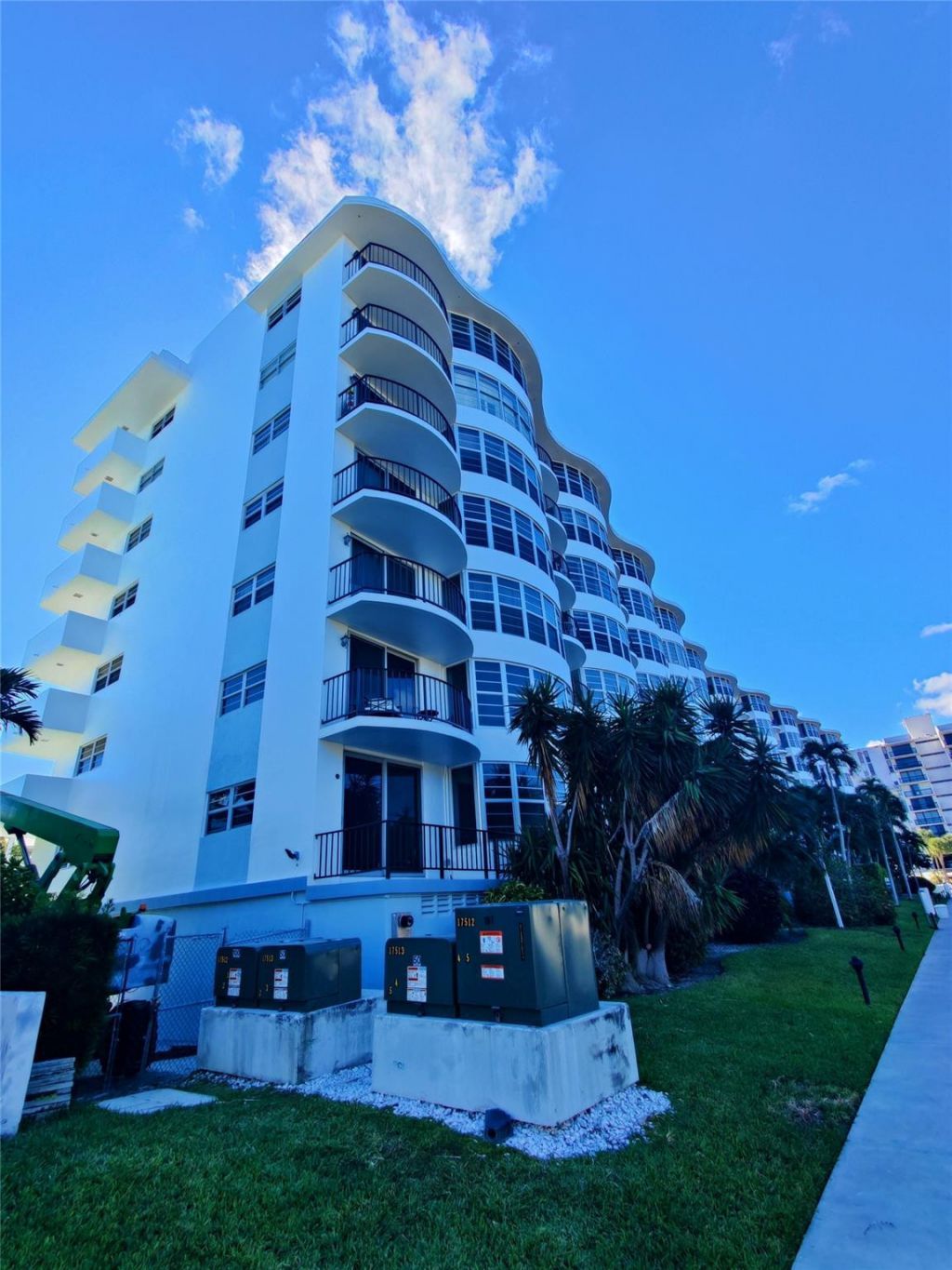 3051 NE 48th Street, Unit 205, Fort Lauderdale, FL 33308 Photo