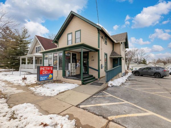 818 State Street , Lemont, IL 60439