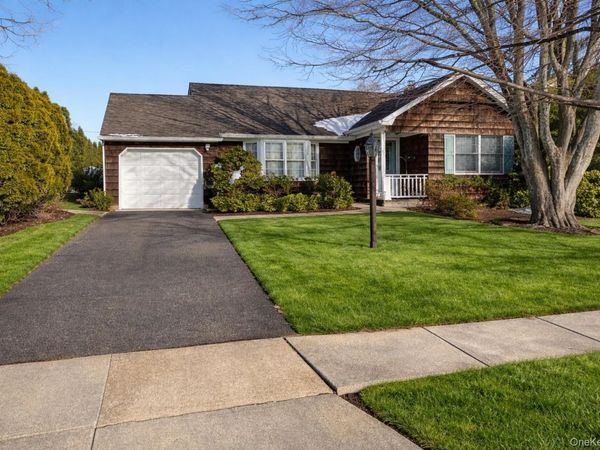 892 Lilac Drive, Massapequa, NY 11758