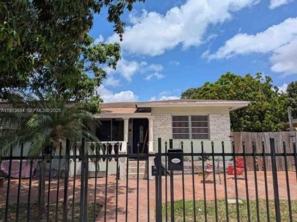 891 NW NW 32ND ST , Miami, FL 33127