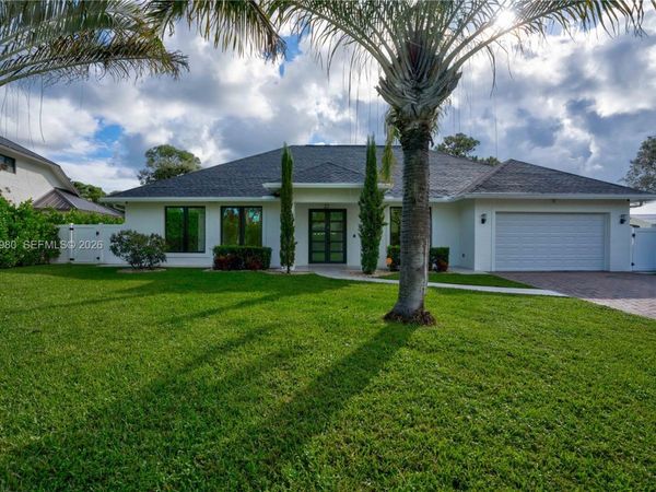 14036 N Miller Dr , Palm Beach Gardens, FL 33410