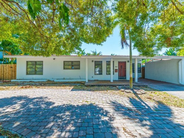 1574 NE 38th St, Oakland Park, FL 33334