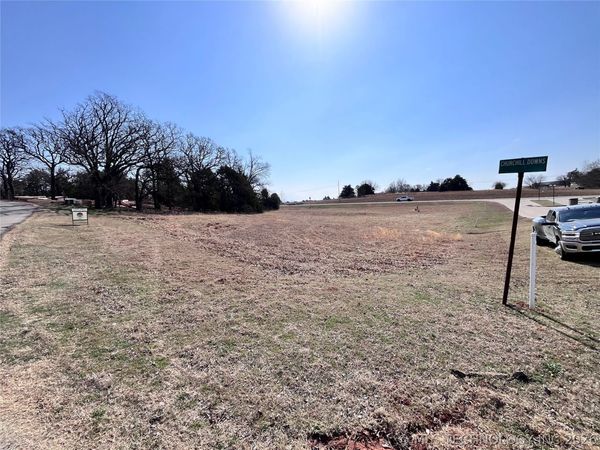 11522 S Churchhill Downs, Perkins, OK 74059