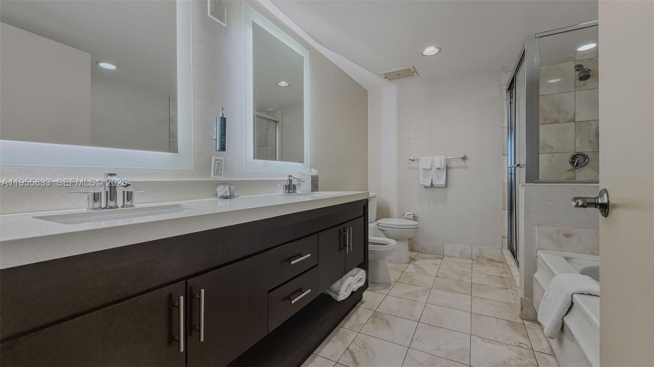 17375 Collins Ave , Unit 2401, Sunny Isles Beach, FL 33160 Photo