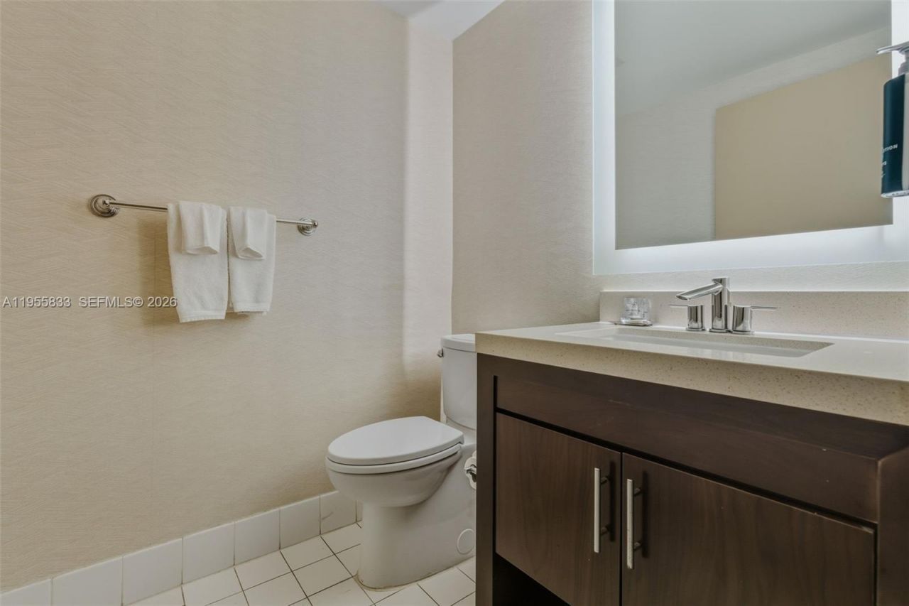17375 Collins Ave , Unit 2401, Sunny Isles Beach, FL 33160 Photo