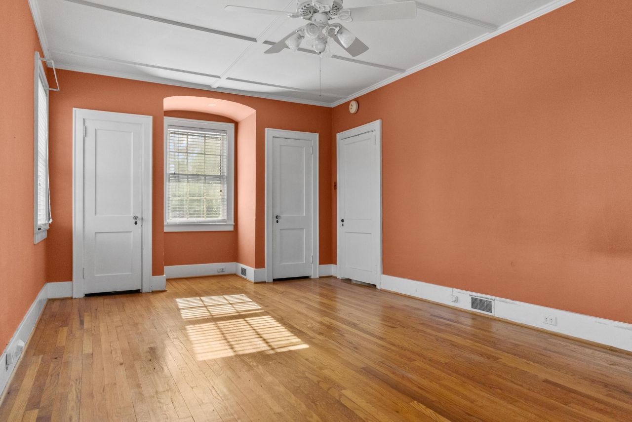 1905 Broughton Street Photo 13