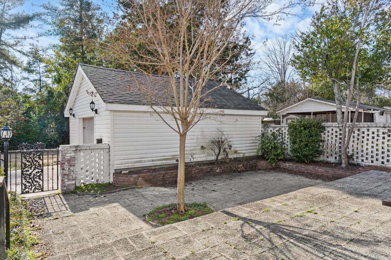 1905 Broughton Street Photo 25