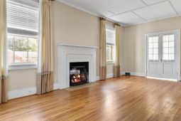 1905 Broughton Street photo 4