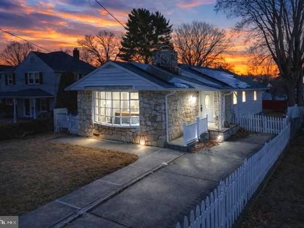 17 MAPLEWOOD AVENUE , CARNEYS POINT, NJ 08069