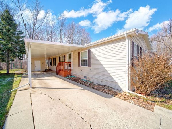 909 Savannah River Drive, Adrian, MI 49221