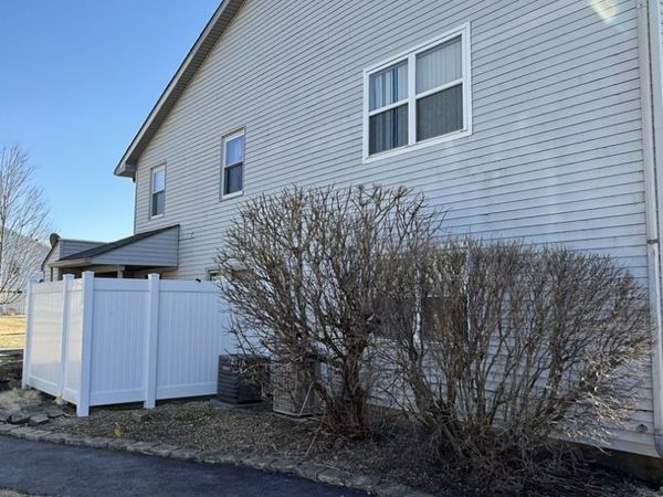 2334 Carnation Drive, Unit 320B, Crest Hill, IL 60403