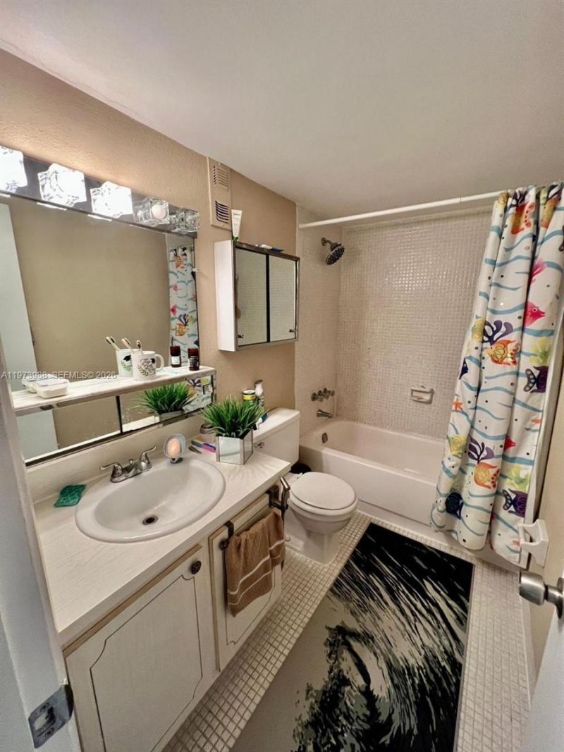 1700 NE 191st St, Unit 508, Miami, FL 33179 Photo