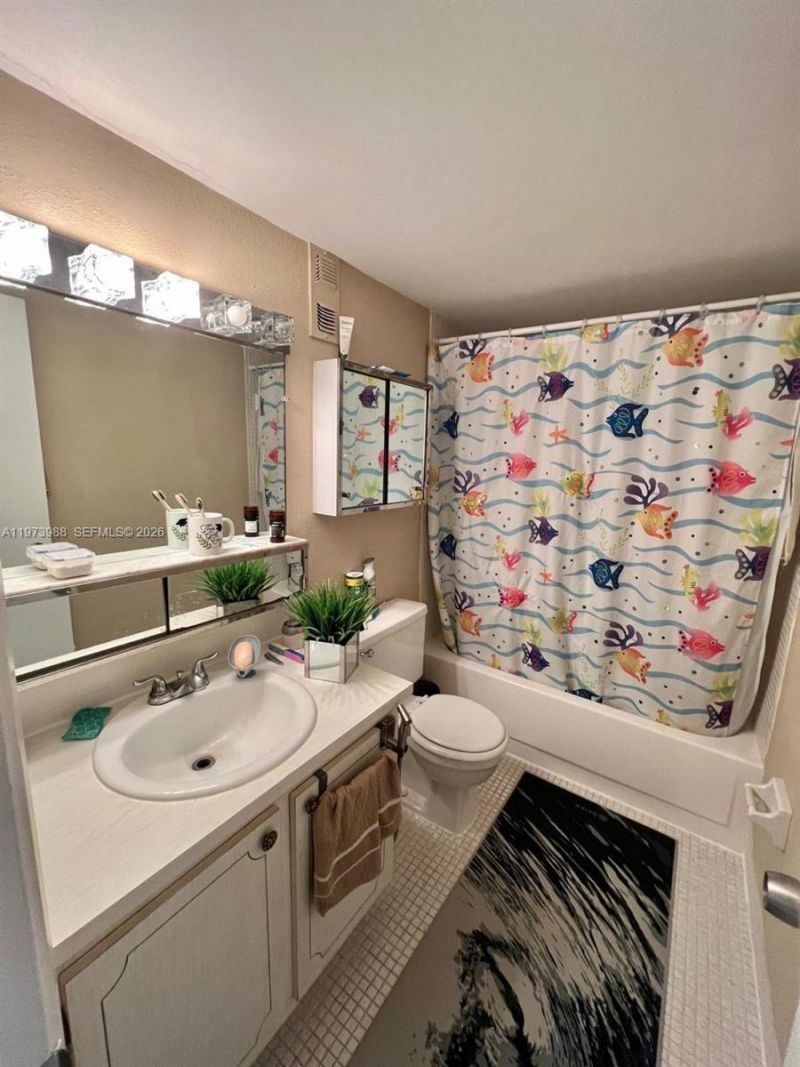 1700 NE 191st St, Unit 508, Miami, FL 33179 Photo