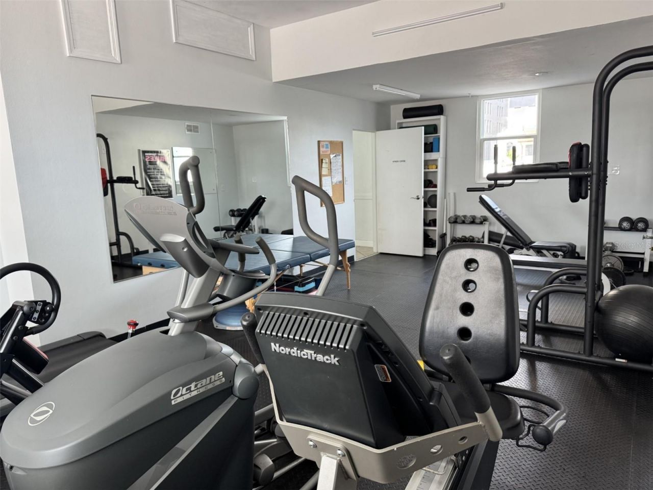 33 S Gulfstream Avenue, Unit 708, Sarasota, FL 34236 Photo