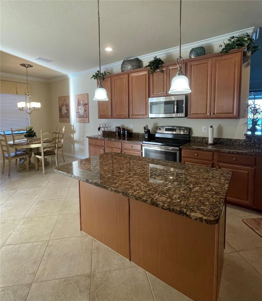 307 Whispering Palms Lane, Bradenton, FL 34212 Photo