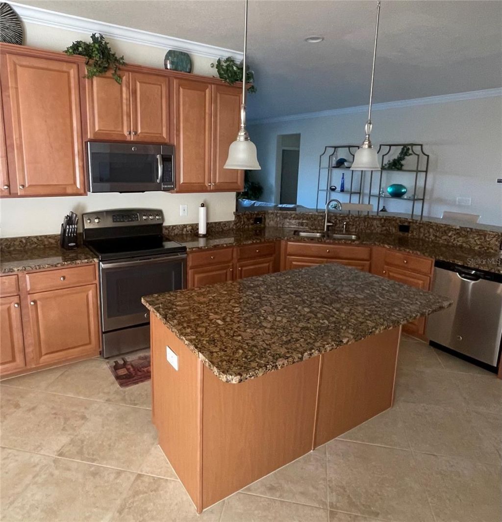 307 Whispering Palms Lane, Bradenton, FL 34212 Photo