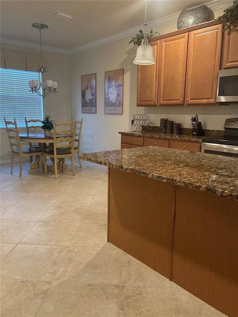 307 Whispering Palms Lane, Bradenton, FL 34212 Photo