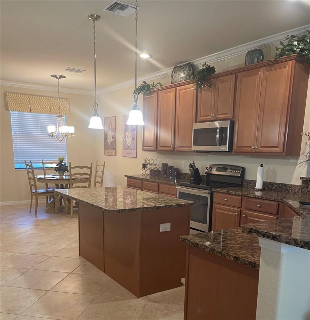 307 Whispering Palms Lane, Bradenton, FL 34212 Photo