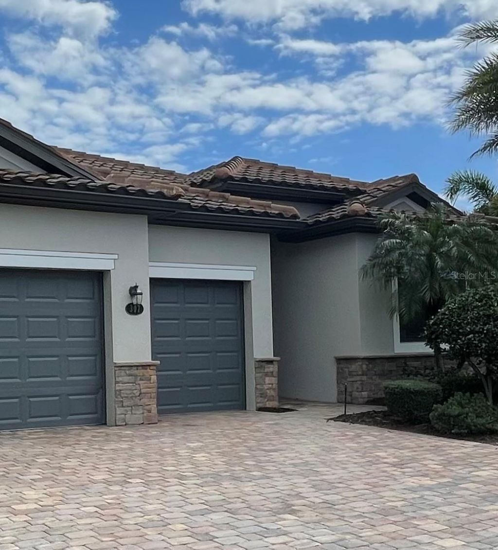 307 Whispering Palms Lane, Bradenton, FL 34212 Photo