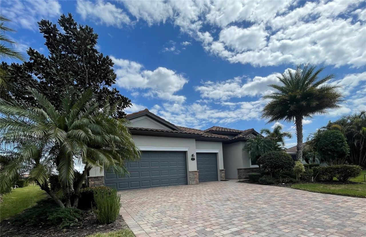 307 Whispering Palms Lane, Bradenton, FL 34212 Photo