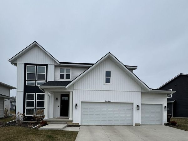5669 Copper Creek Drive, Haslett, MI 48840