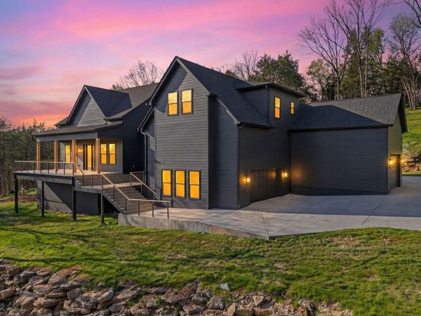 1480 Jacobs Rd, Columbia, TN 38401