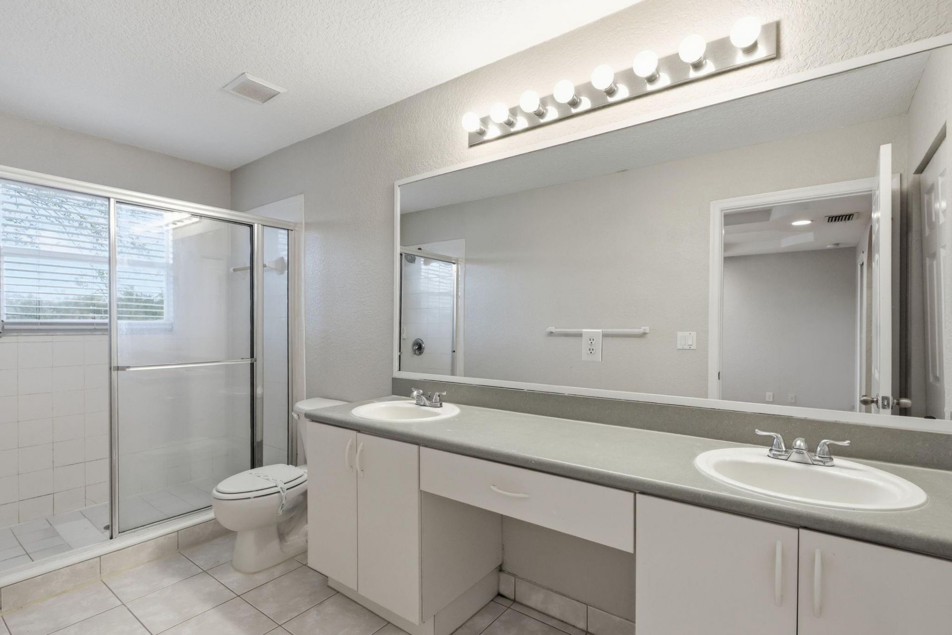 836 Imperial Lake Rd, West Palm Beach, FL 33413 Photo