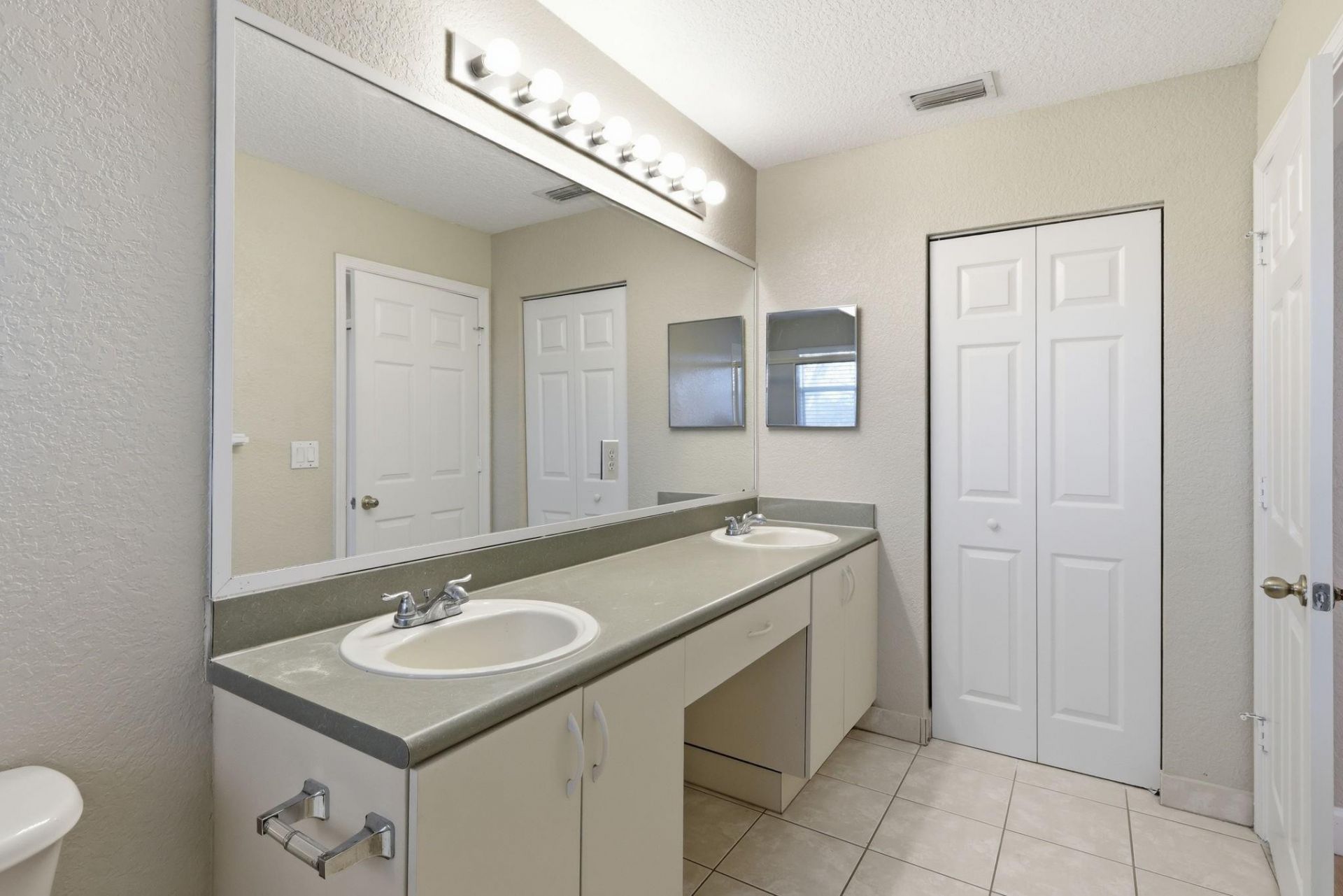 836 Imperial Lake Rd, West Palm Beach, FL 33413 Photo