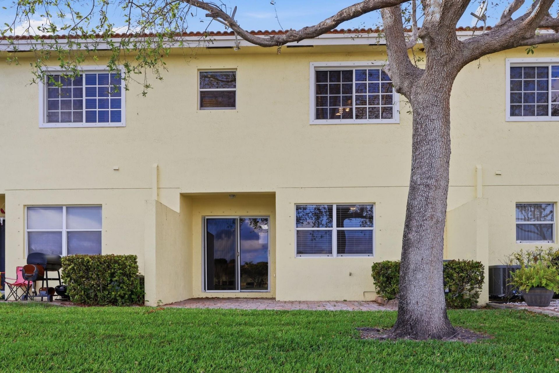 836 Imperial Lake Rd, West Palm Beach, FL 33413 Photo