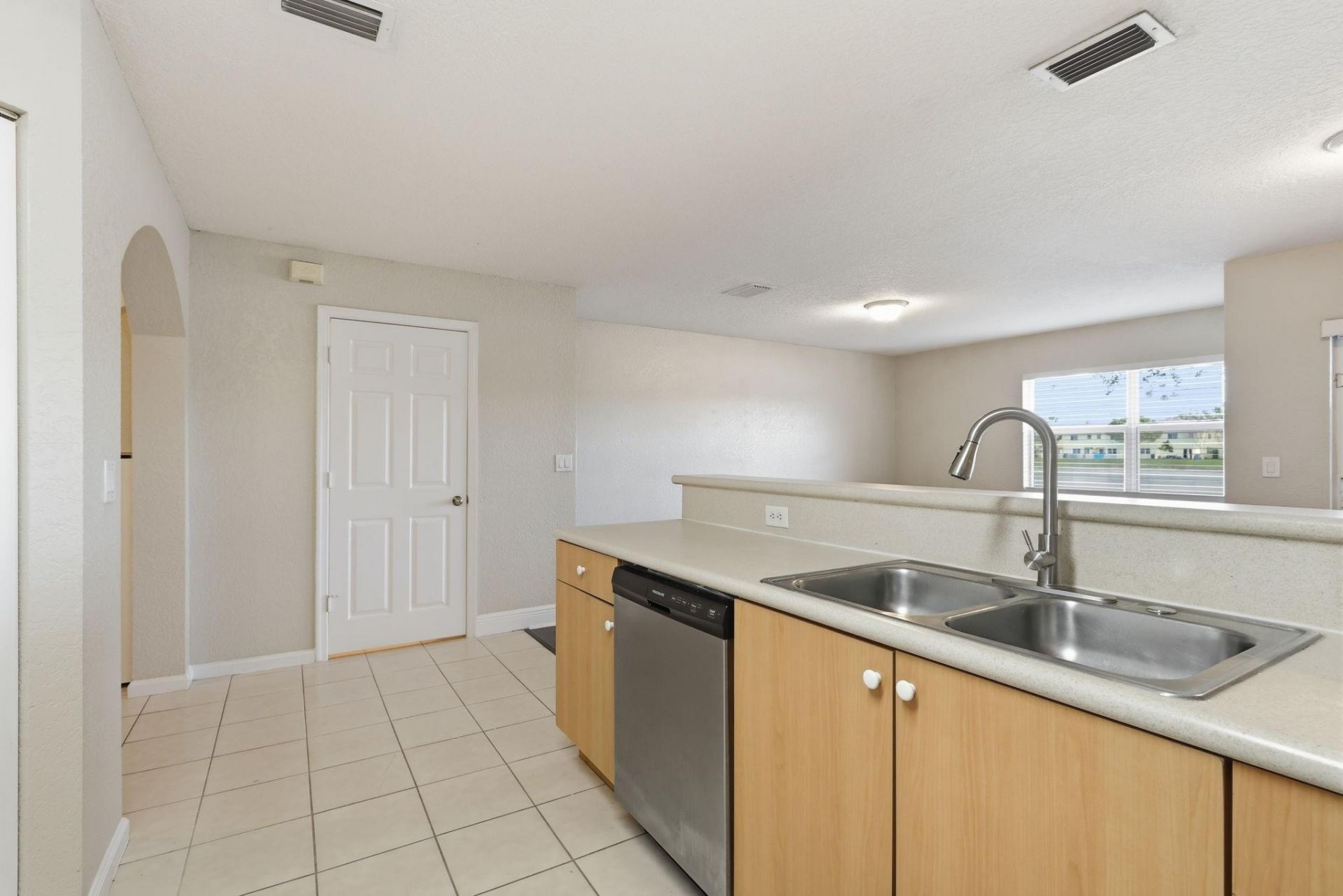 836 Imperial Lake Rd, West Palm Beach, FL 33413 Photo