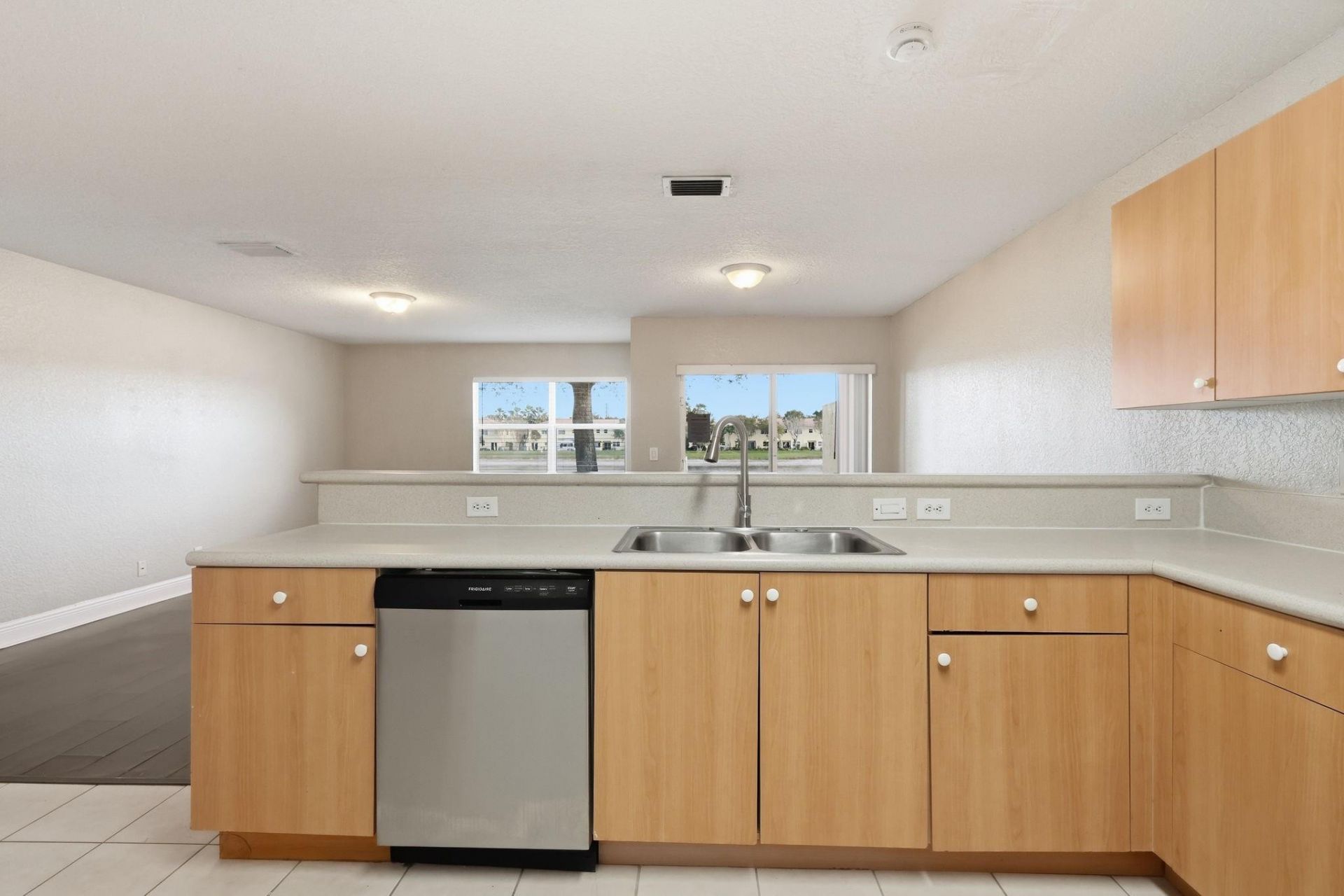 836 Imperial Lake Rd, West Palm Beach, FL 33413 Photo