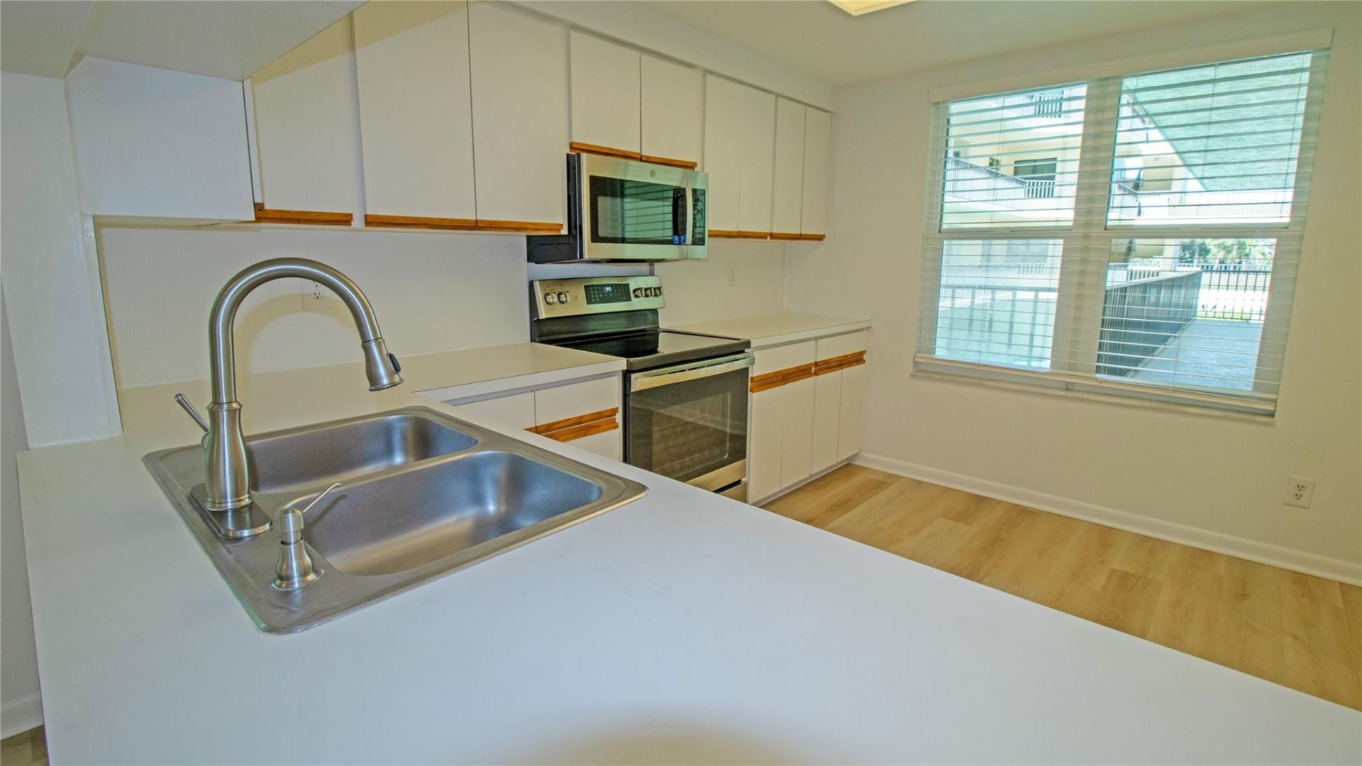 221 NE Plantation Road, Unit 213, Stuart, FL 34996 Photo
