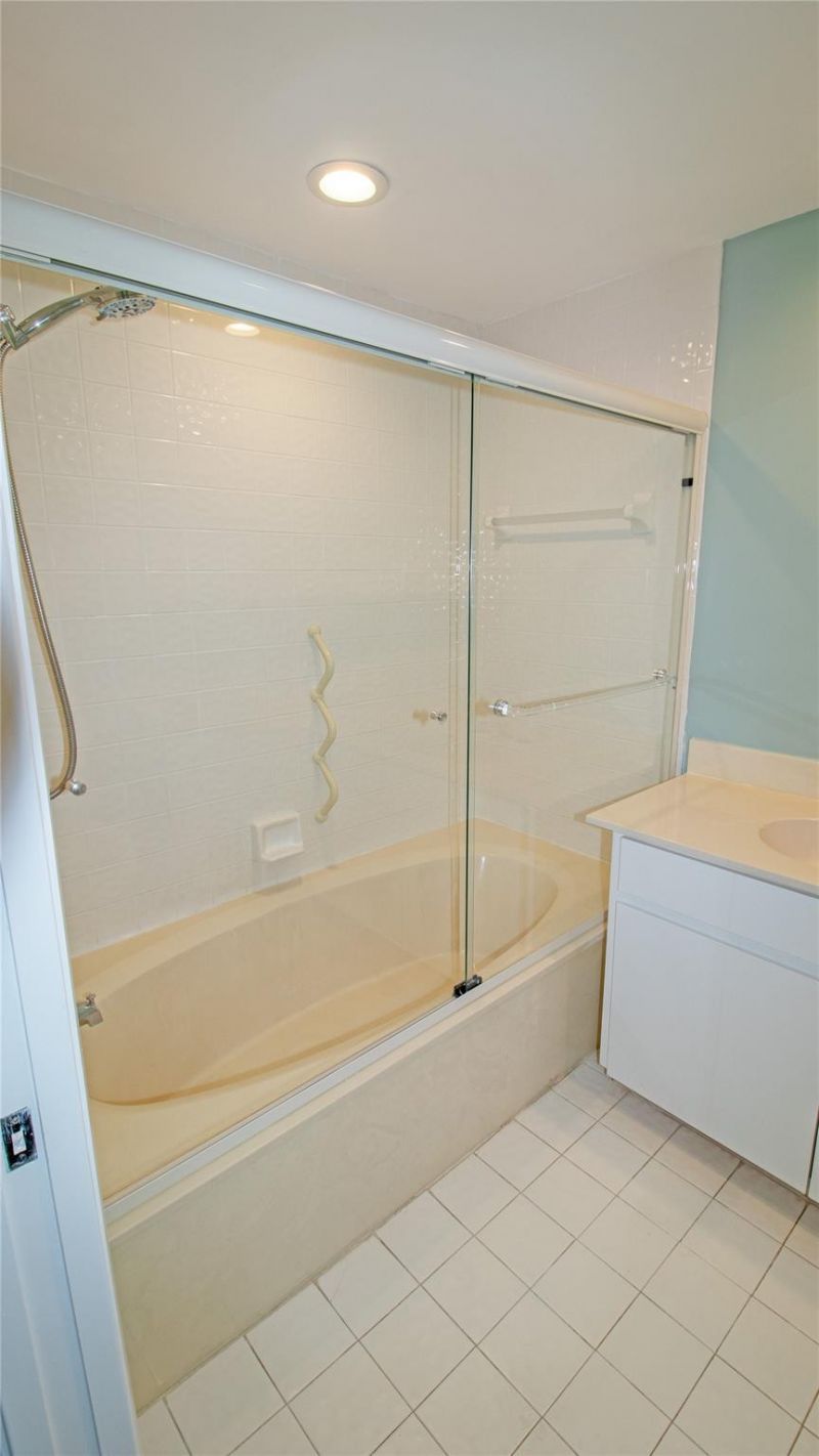 221 NE Plantation Road, Unit 213, Stuart, FL 34996 Photo