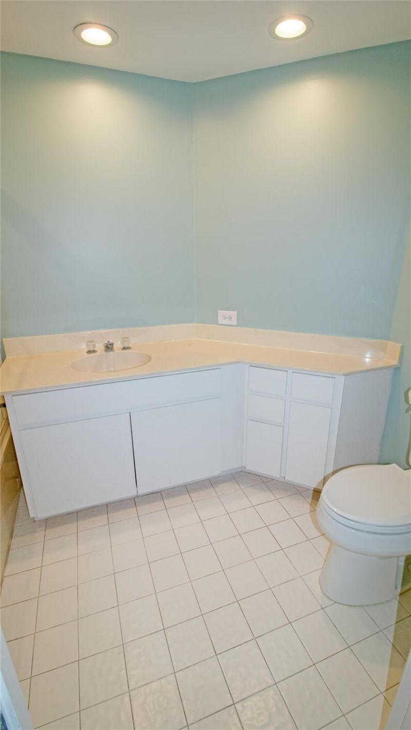 221 NE Plantation Road, Unit 213, Stuart, FL 34996 Photo